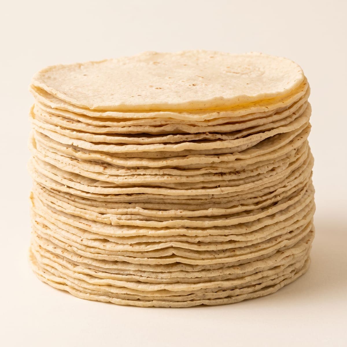 Altero de tortillas de maíz recién hechas
